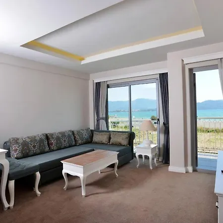 Daphne C Blok Apartamento